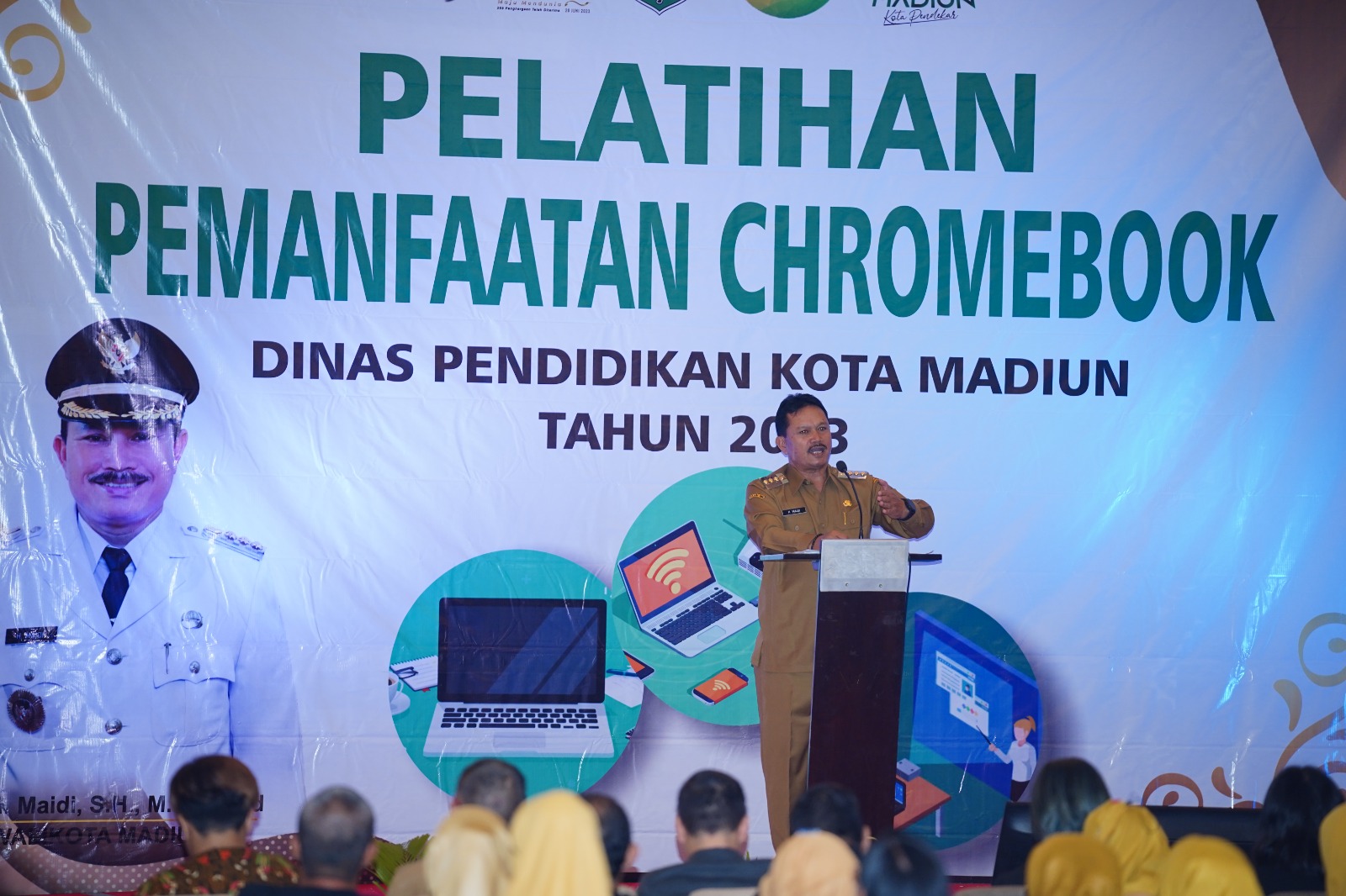 Buka Diklat Pemanfaatan Chromebook, Wali Kota Sampaikan Sejumlah Arahan