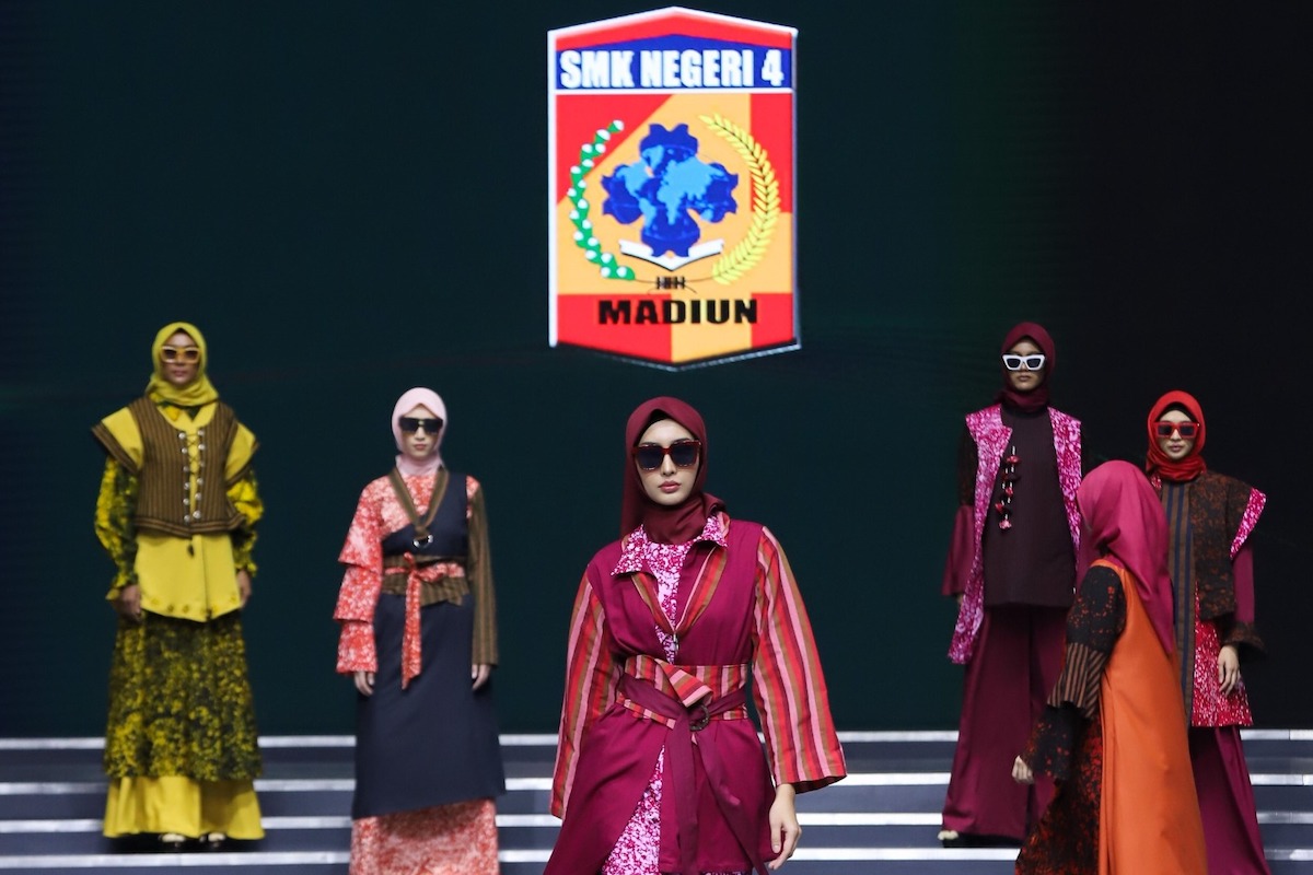 Foto 1 dari 4: Bikin Bangga! Karya Siswi SMKN 4 Kota Madiun Ini Tampil di Event Internasional IN2MF