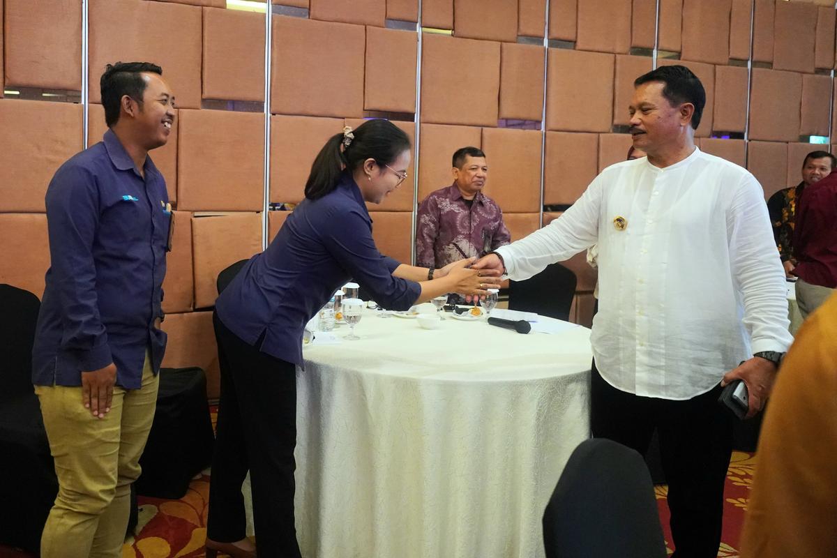 Foto 8 dari 9: Banyak Perusahaan Bantu Pembangunan Lewat CSR, Wali Kota Dr. Maidi Ucapkan Terima Kasih dan Beri Apresiasi