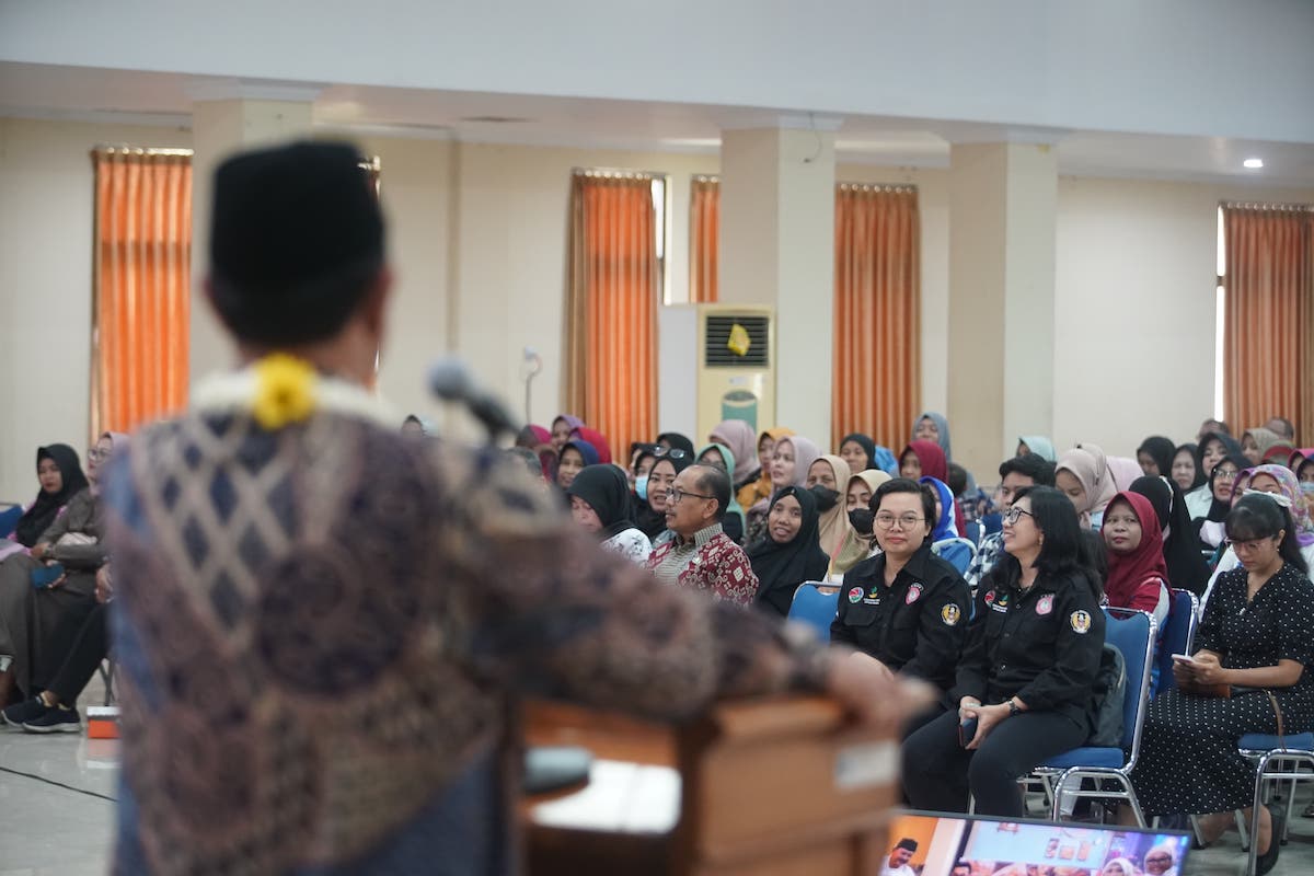 Foto 1 dari 9: Isi Seminar Parenting SMPN 13, Wali Kota Beri Pengarahan Bagi Orang Tua Siswa