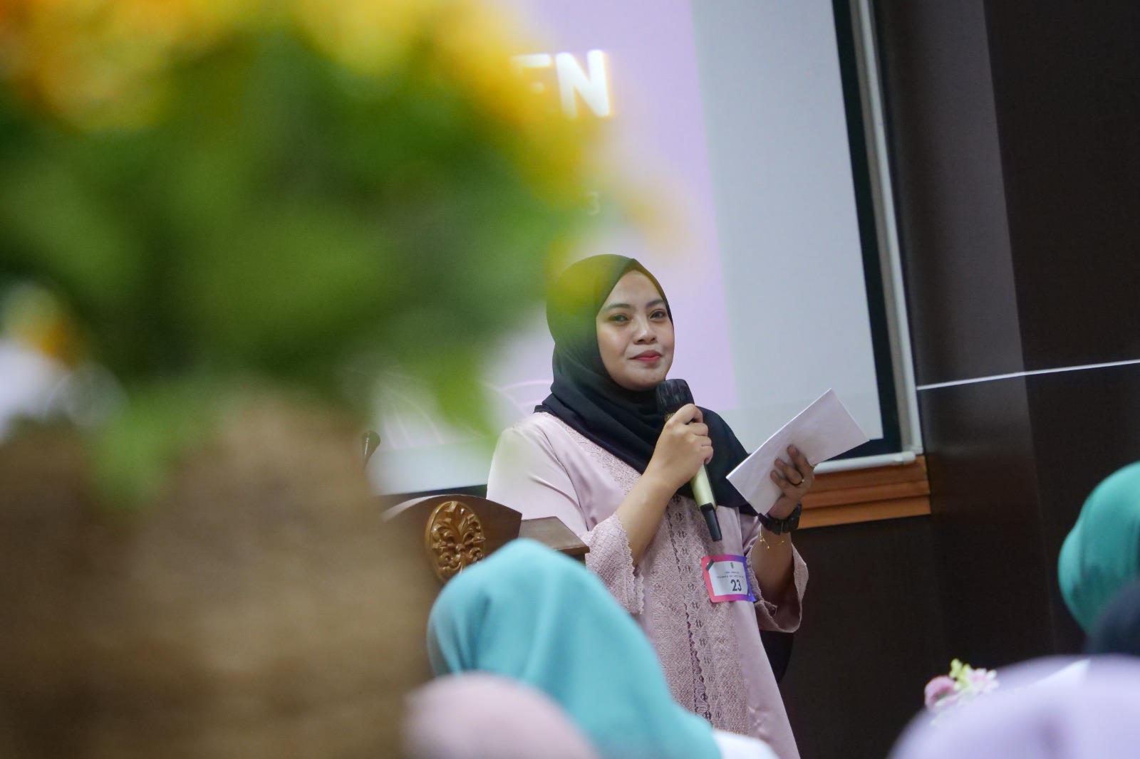 Foto 8 dari 10: Peringati Hari Kartini, Pemkot Gelar Lomba Petugas Dirigen dan MC