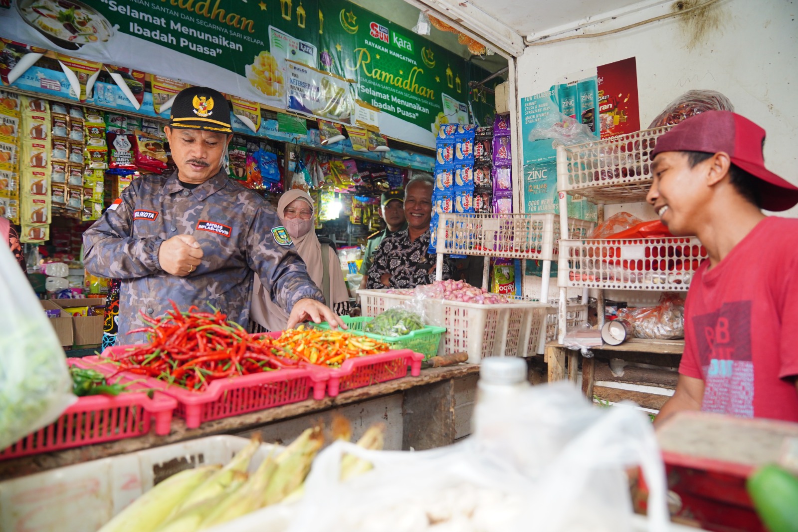 Foto 4 dari 10: Jamin Kesiapan Lintas Sektor Hadapi Lebaran, Wali Kota Cek Sejumlah Obyek Vital