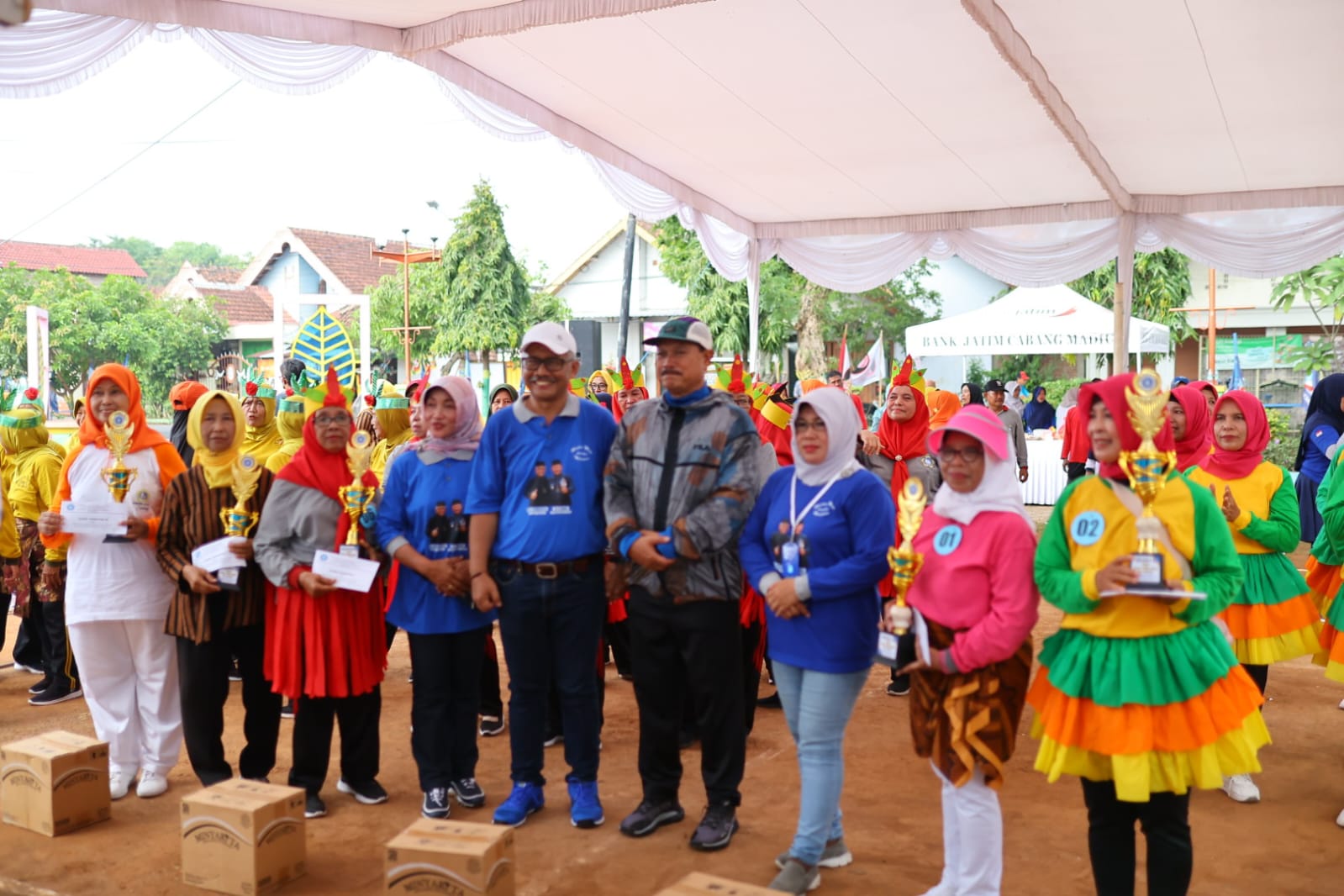 Foto 7 dari 7: Senam Lansia Peringatan Hari Ibu, Wali Kota: Lansia Harus Sehat dan Rukun