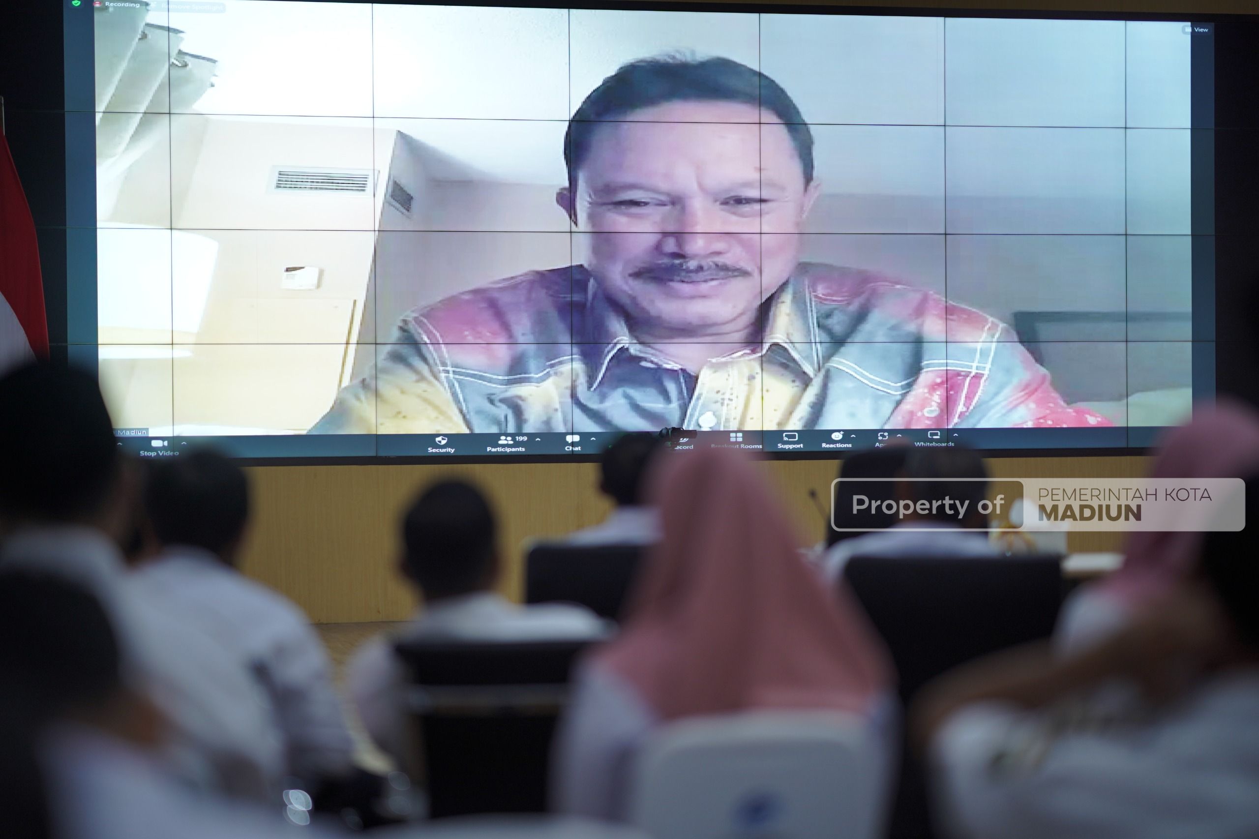 Foto utama berita: Dinas Luar Negeri, Wali Kota Pastikan Pemerintahan Tetap Berjalan