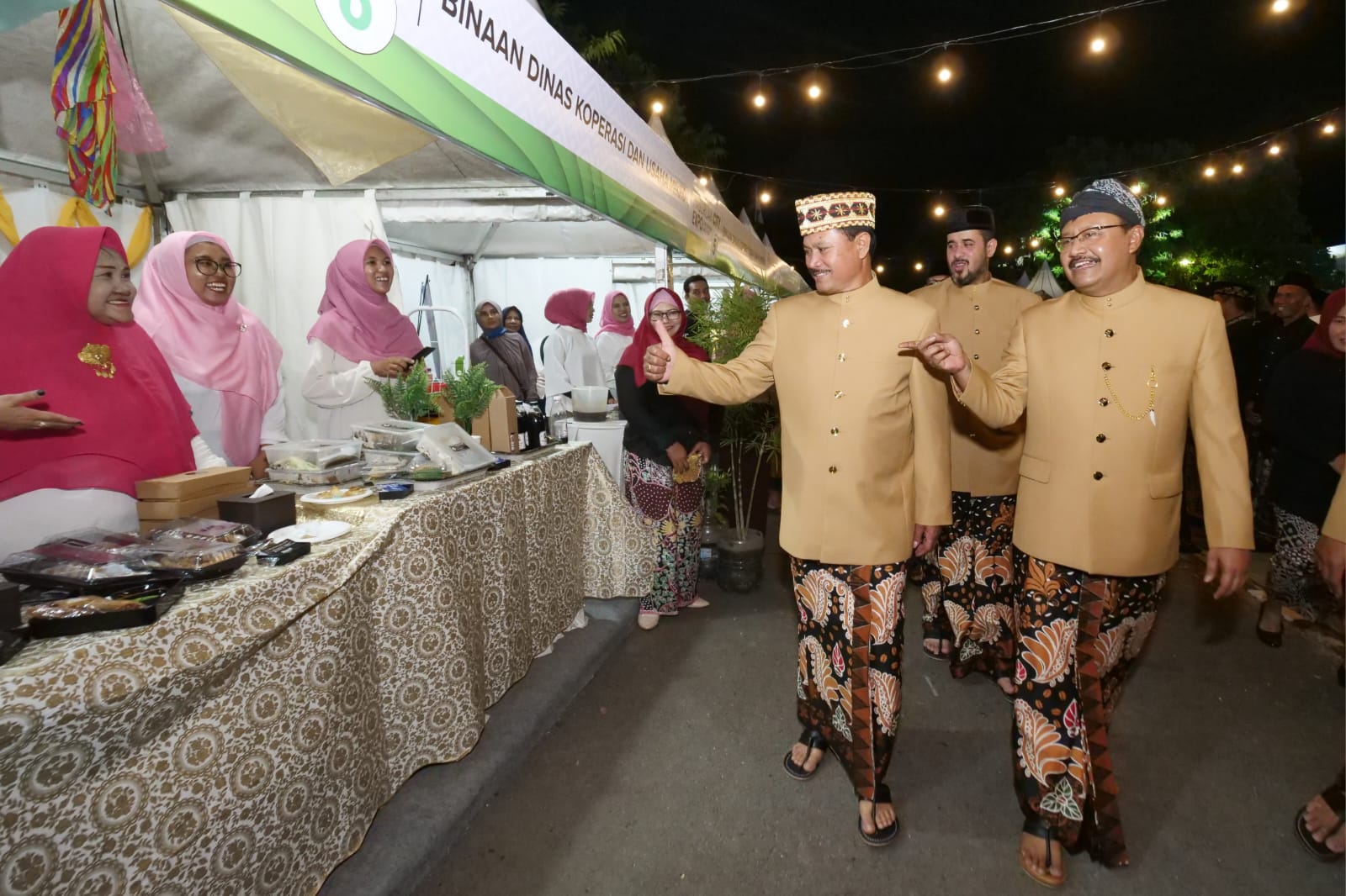 Foto 4 dari 7: Ikuti Pembukaan Pasuruan Expo Rakerkomwil IV ke-18 Apeksi, Wali Kota Manfaatkan untuk Promosi