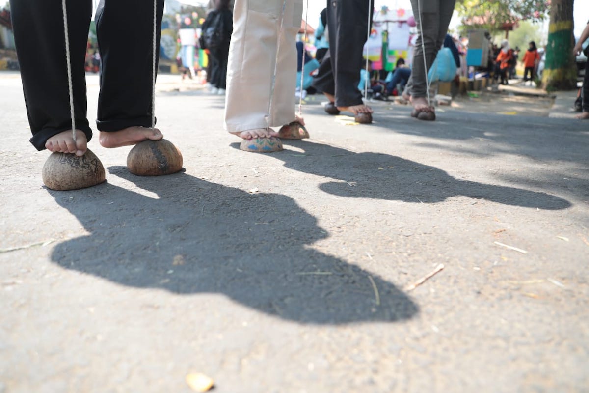 Foto 7 dari 12: Lestarikan Budaya Daerah, Spenga Angkat Permainan Tradisional Dalam Kegiatan P5
