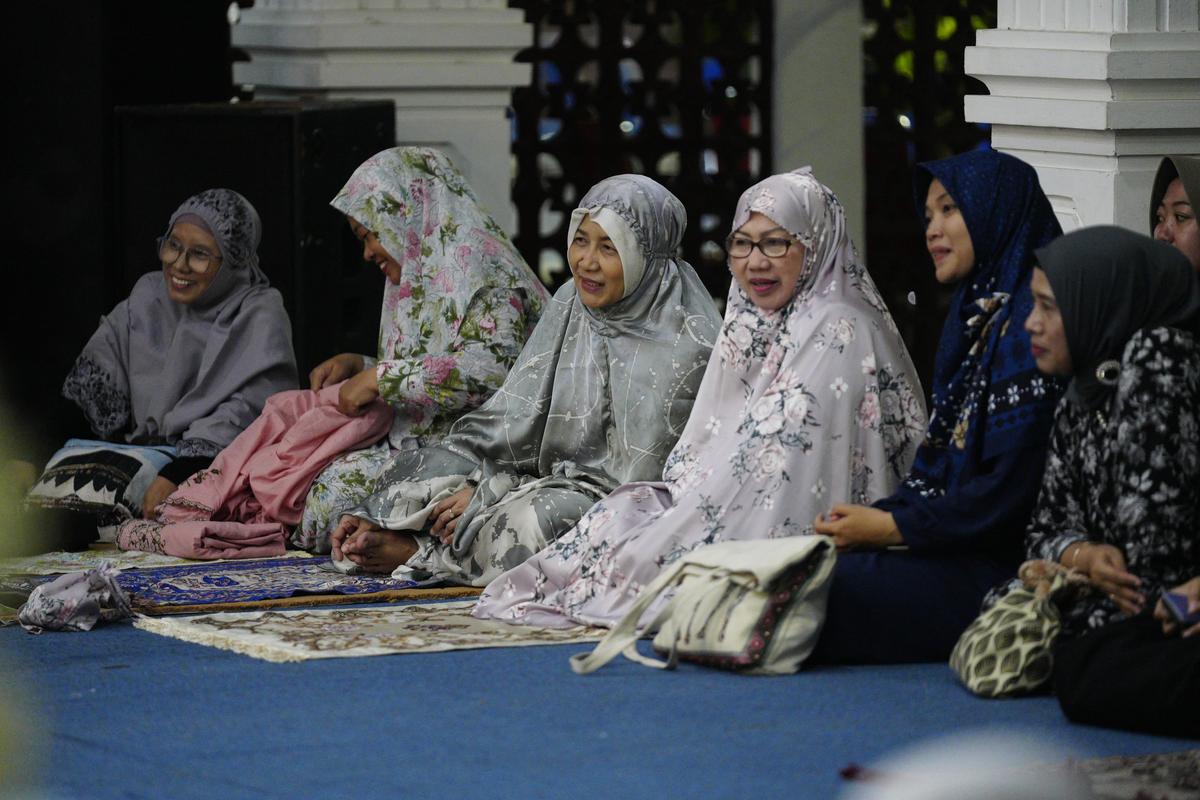 Foto 7 dari 8: Optimalisasi Rumah Dinas Untuk Giat Keagamaan Selama Ramadhan, Wali Kota Gelar Tarawih Berjamaah