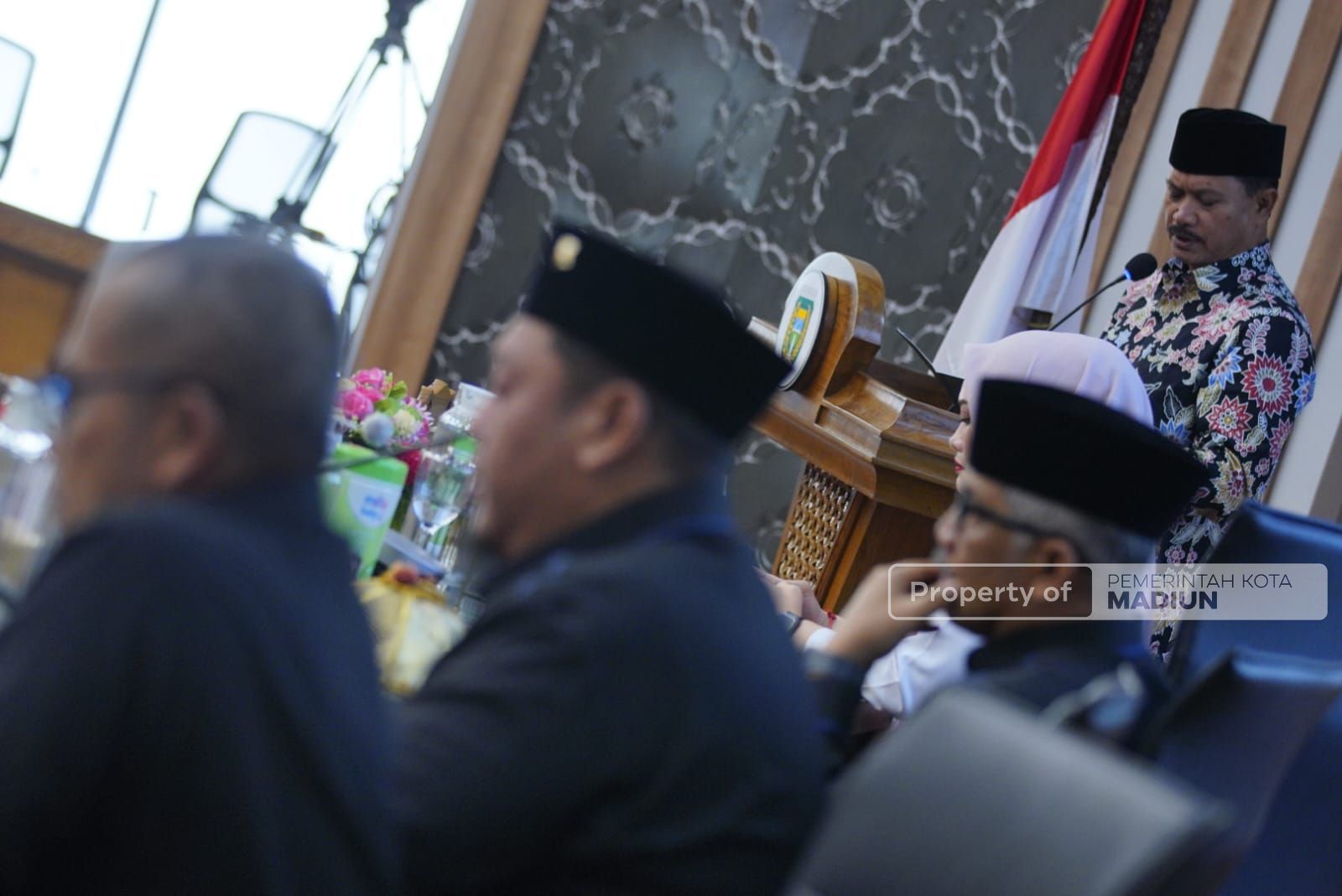 Foto 1 dari 7: Rapat Paripurna Bersama DPRD, Wali Kota Maidi Komitmen Utamakan Pelayanan Publik