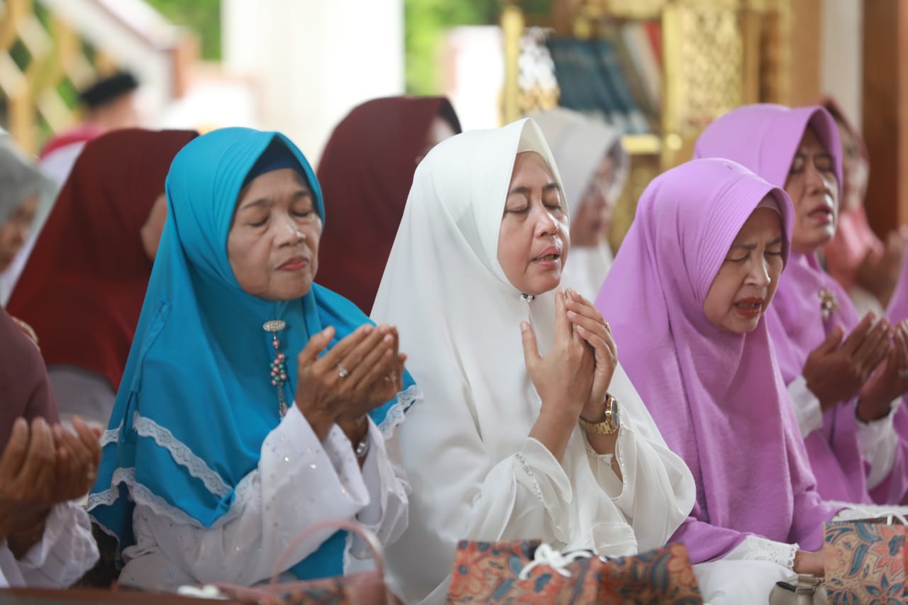 Foto 2 dari 12: Sambut Bulan Suci Ramadan, Wali Kota Gelar Pengajian di Pondok Abi Bahrun