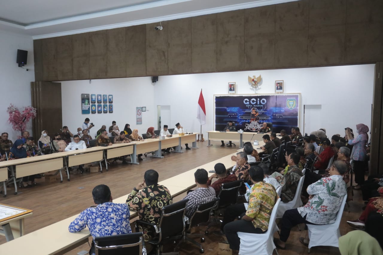 Foto 11 dari 12: Launching Rumah Restorative Justice di 26 Kelurahan, Wali Kota Sampaikan Apresiasi Kepada Kejaksaan