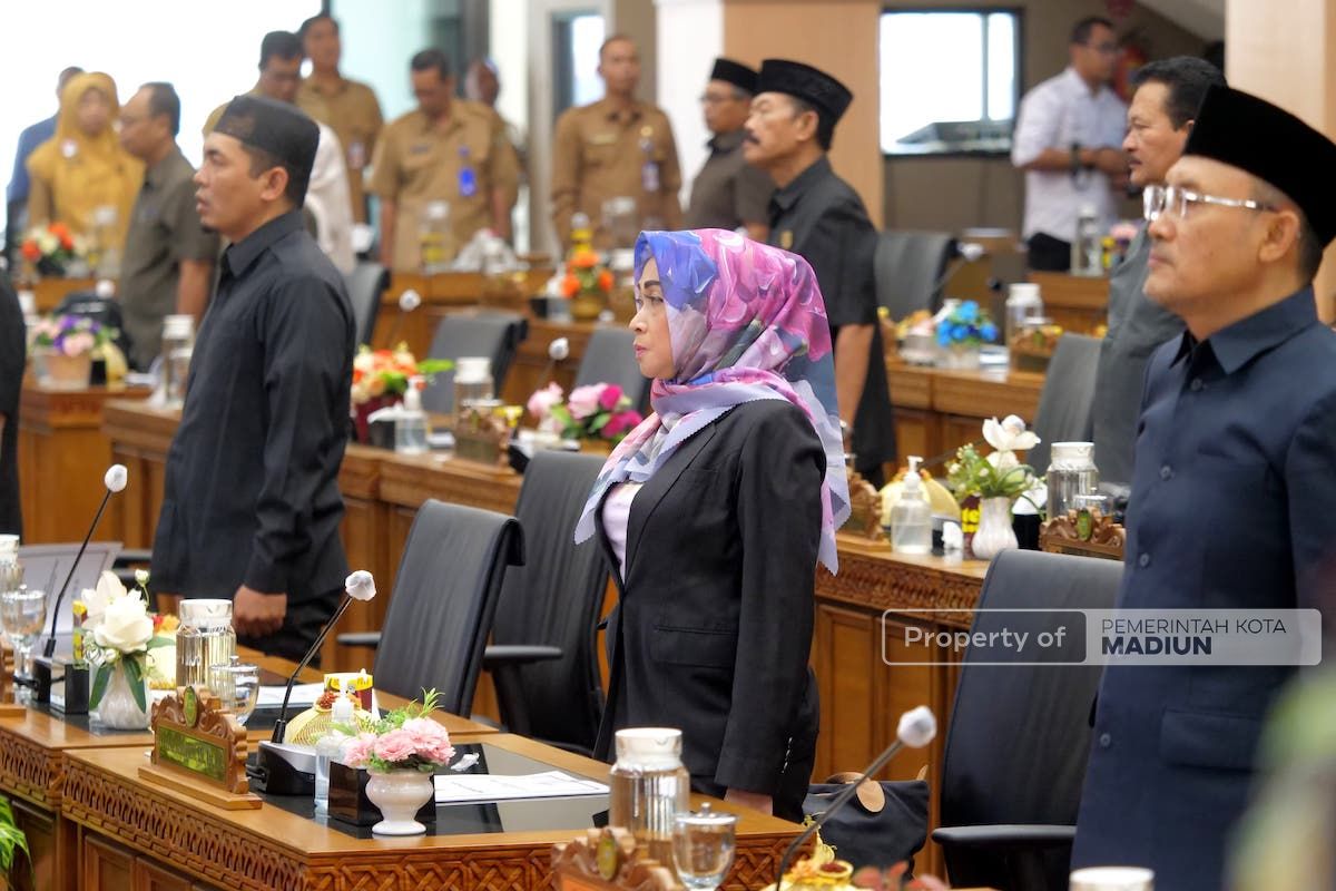 Foto 5 dari 9: Rapat Paripurna Bersama Dewan, Wali Kota Komitmen Tuntaskan Program Kerja