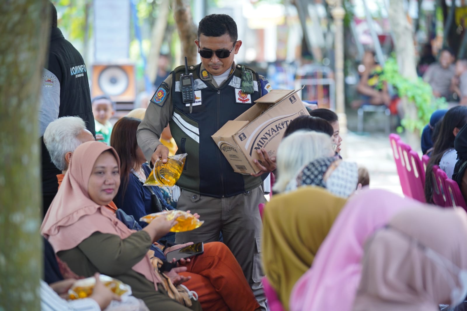 Foto 10 dari 10: Sambangi Warga di Kelurahan Ngegong, Wali Kota Ajak Warga Jaga Kerukunan dan Aktif Ikuti Pembangunan