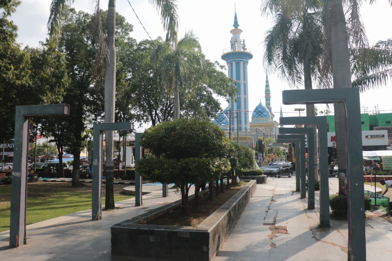 Foto 4 dari 5: Segera Direvitalisasi, Alun-alun Kota Madiun Bakal Lebih Nyaman Dengan Fasilitas Beragam