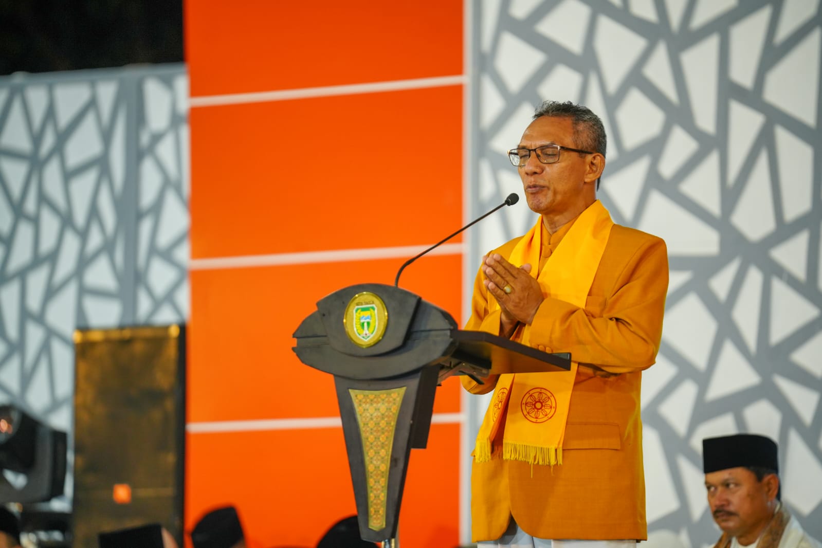 Foto 4 dari 8: Awali Rangkaian Peringatan Hari Jadi ke-105, Pemkot Gelar Tasyakuran Kenduri Akbar dan Doa Bersama