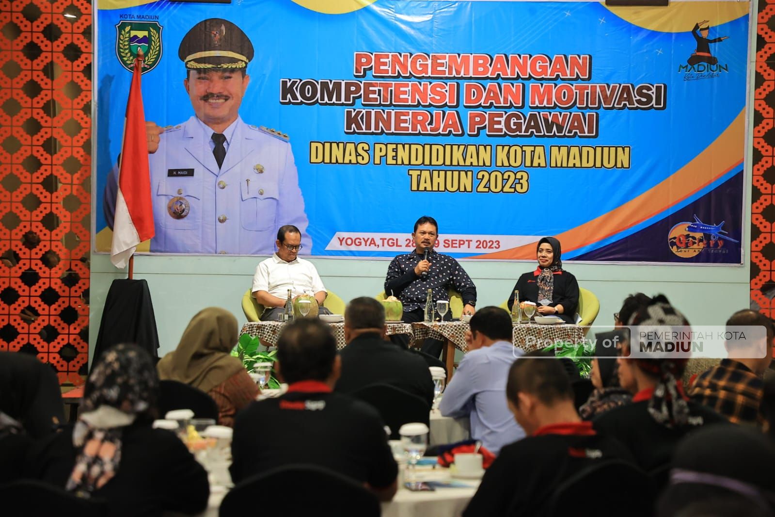 Foto utama berita: Beri Pembinaan Pegawai Dindik, Wali Kota Pesan Jaga Solidaritas Untuk Tingkatkan Pelayanan Kepada Masyarakat