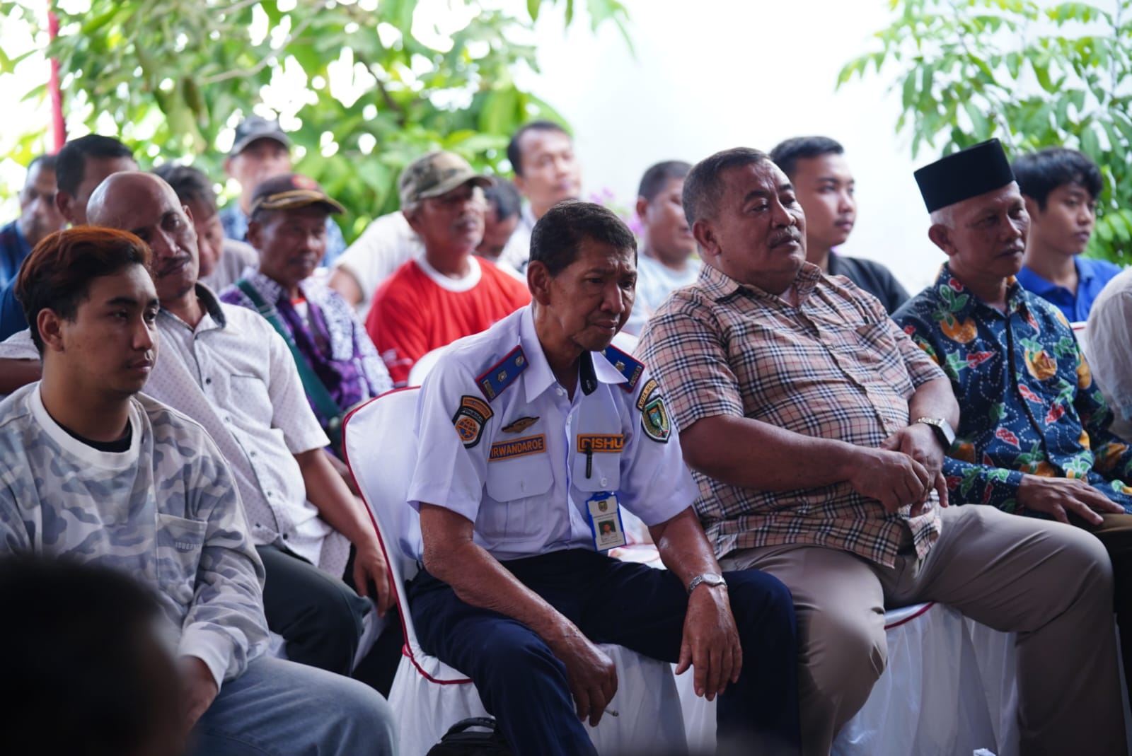 Foto 7 dari 8: Sambang Warga Demangan, Wali Kota Paparkan Upaya Pembangunan Kota