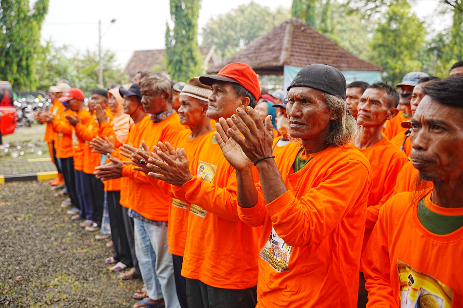 Foto 5 dari 10: Gelar Sarasehan Bersama Satgas Kebersihan, Wali Kota Beri Apresiasi Atas Kontribusi Jaga Keindahan Kota