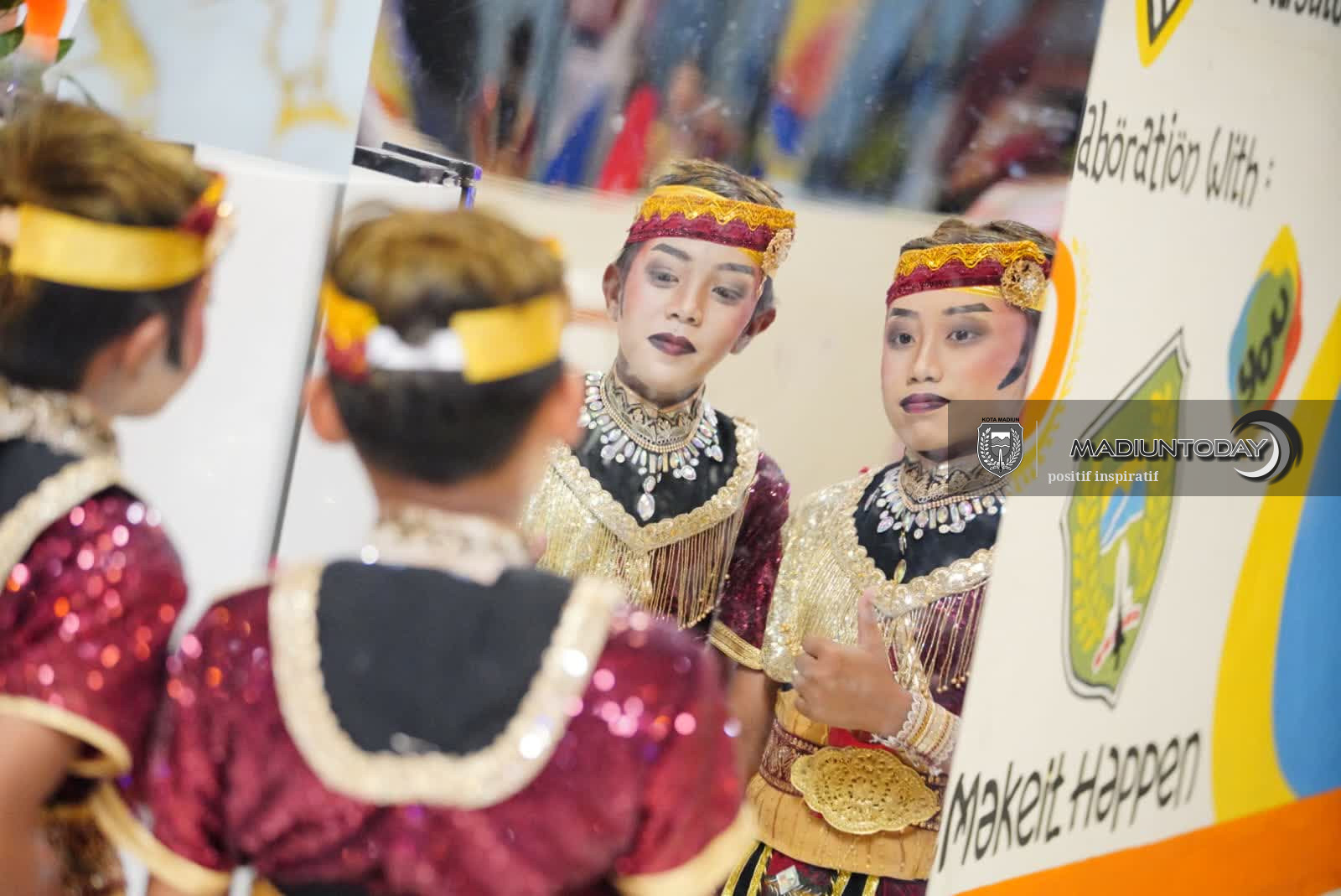 Foto 11 dari 14: Pasar Sleko Kembali Bergeliat, Aksi Tari Tradisional Anak Muda Mulai Dilirik Provinsi