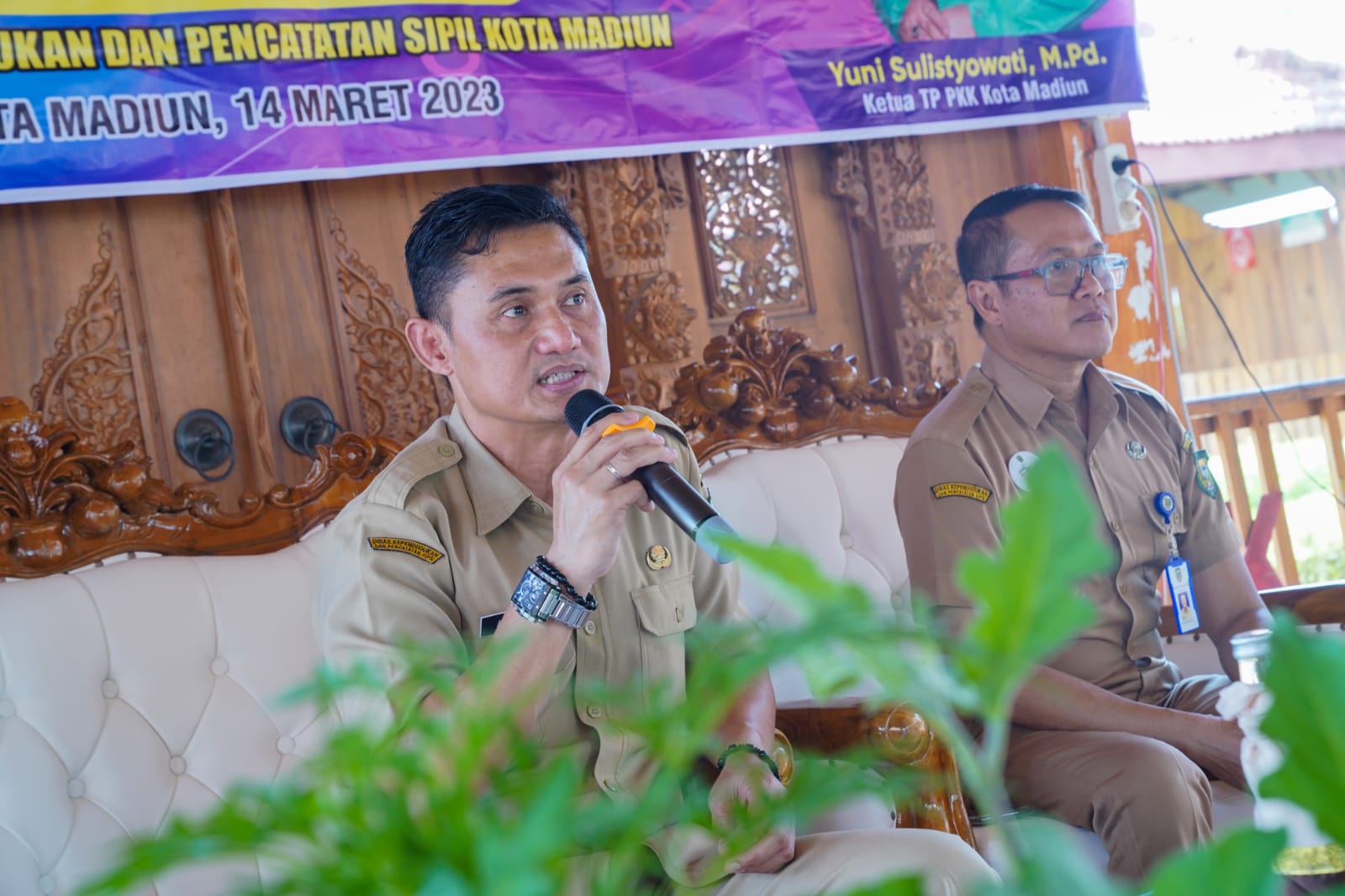 Foto 4 dari 6: Wali Kota Ajak Perempuan Sukseskan Program Digitalisasi Data Kependudukan