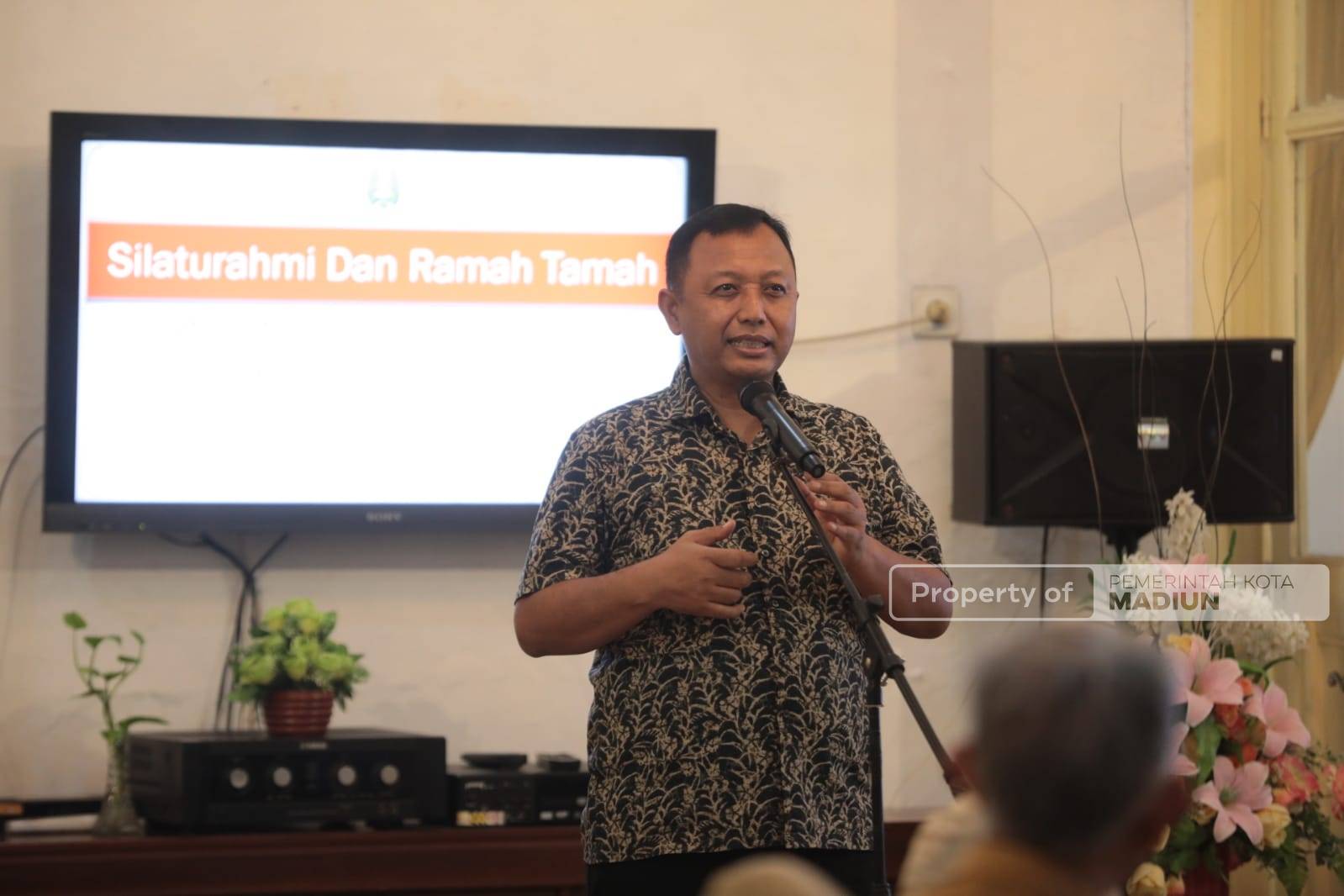 Foto 11 dari 13: Sambut Pensiunan Pemprov Jatim, Wali Kota Ajak Keliling Lihat Keindahan Kota
