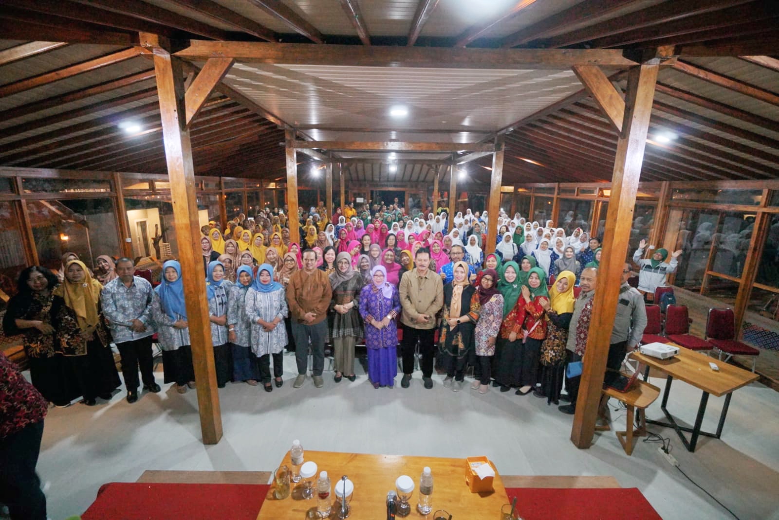 Foto 8 dari 11: Bimtek Bersama Pengurus PAUD, Wali Kota Tekankan Penanganan Stunting dan Penguatan Karakter