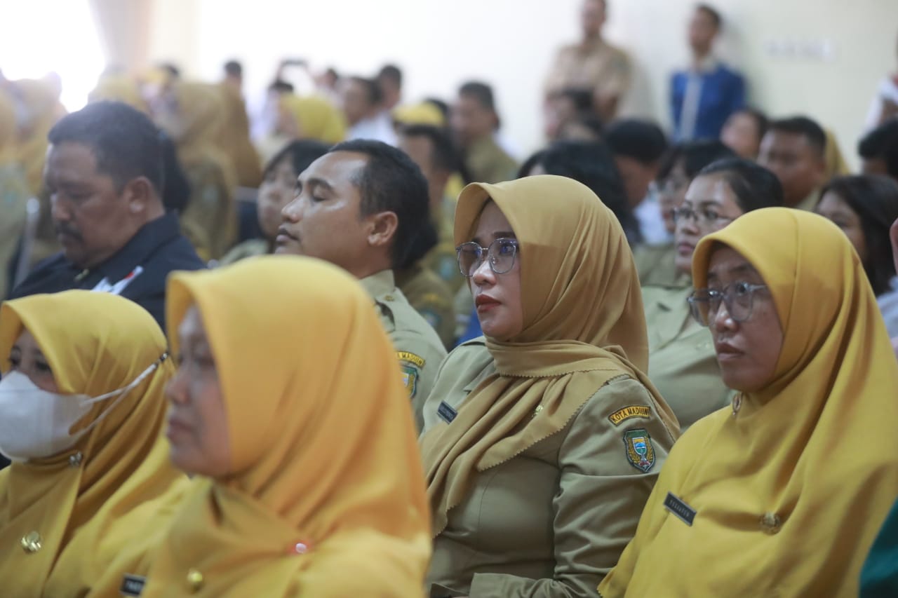 Foto 11 dari 12: Lantik Pengurus Baru KKG Dan MGMP, Wali Kota Pesan Optimalkan Pendidikan Di Kota Pendekar