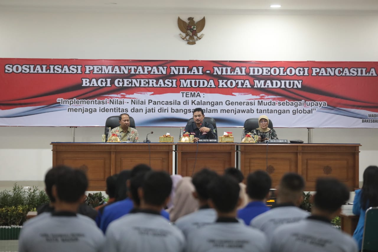 Foto 2 dari 4: Penanaman Ideologi Pancasila, Wali Kota Sosialisasikan Pada Generasi Muda
