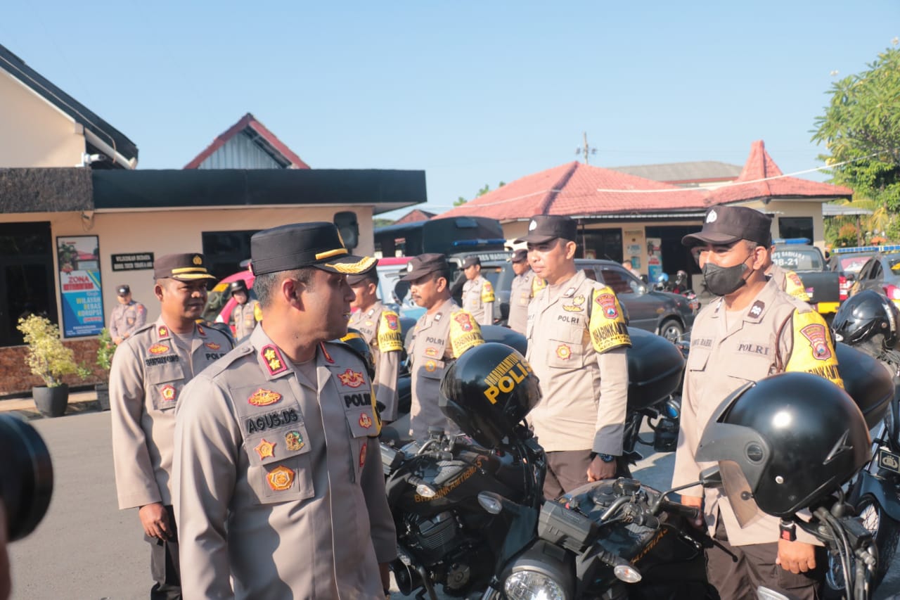 Foto 3 dari 10: Ada Satu Polisi Ditiap RW, Polres Madiun Kota Tugaskan 436 Personil Jadi Polisi RW