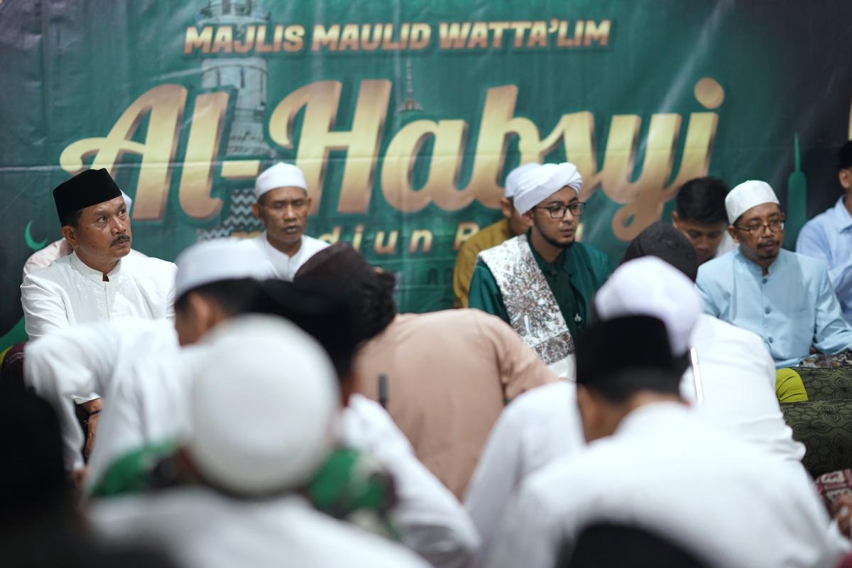 Foto 5 dari 9: Hadiri Peringatan Nifsu Sya'ban, Wali Kota Harap Kesejahteraan Untuk Kota Madiun