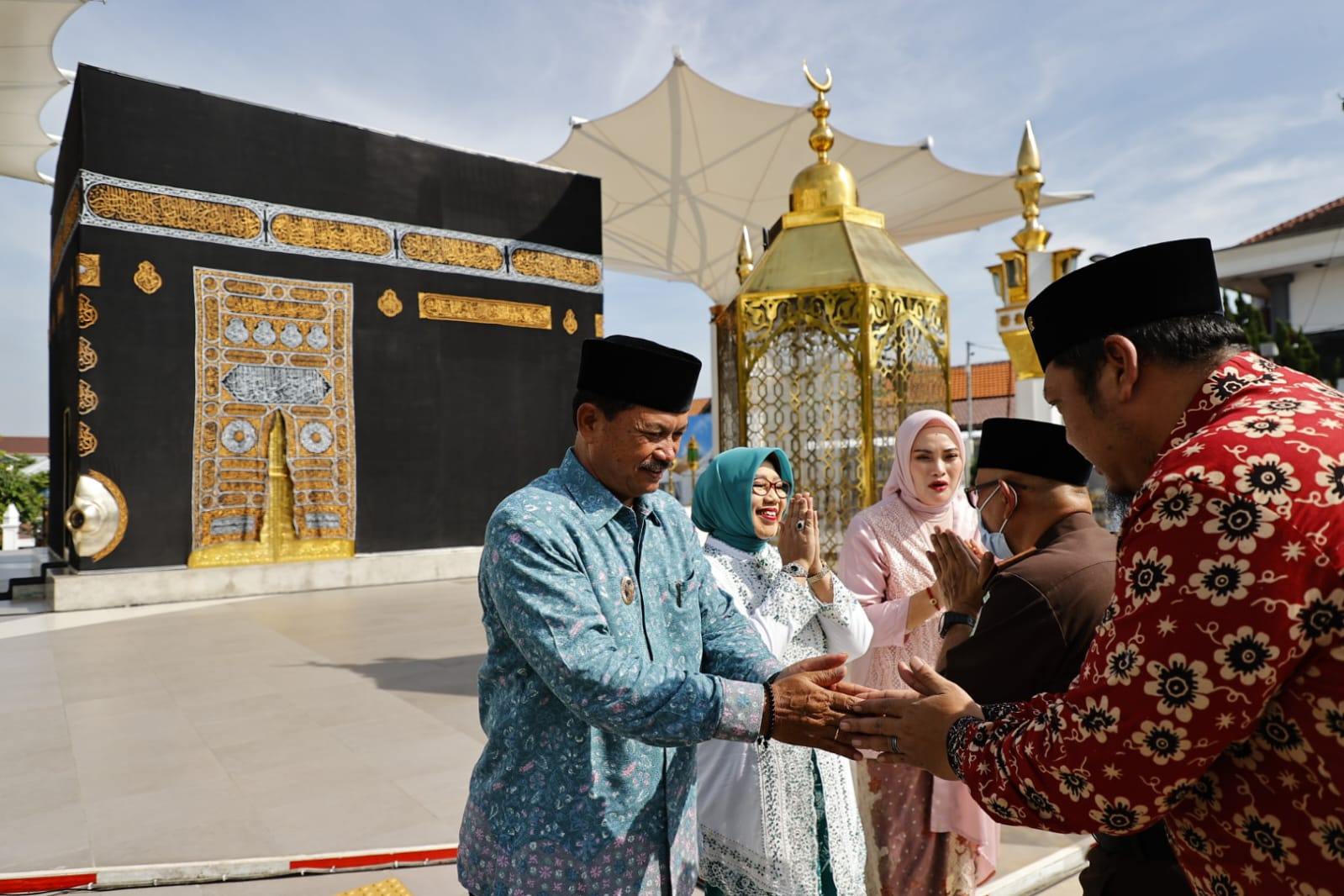 Foto 9 dari 10: Hari Kedua Masuk Kerja Pasca Lebaran, Wali Kota Gelar Halal Bihalal Dengan Pegawai Pemkot Madiun