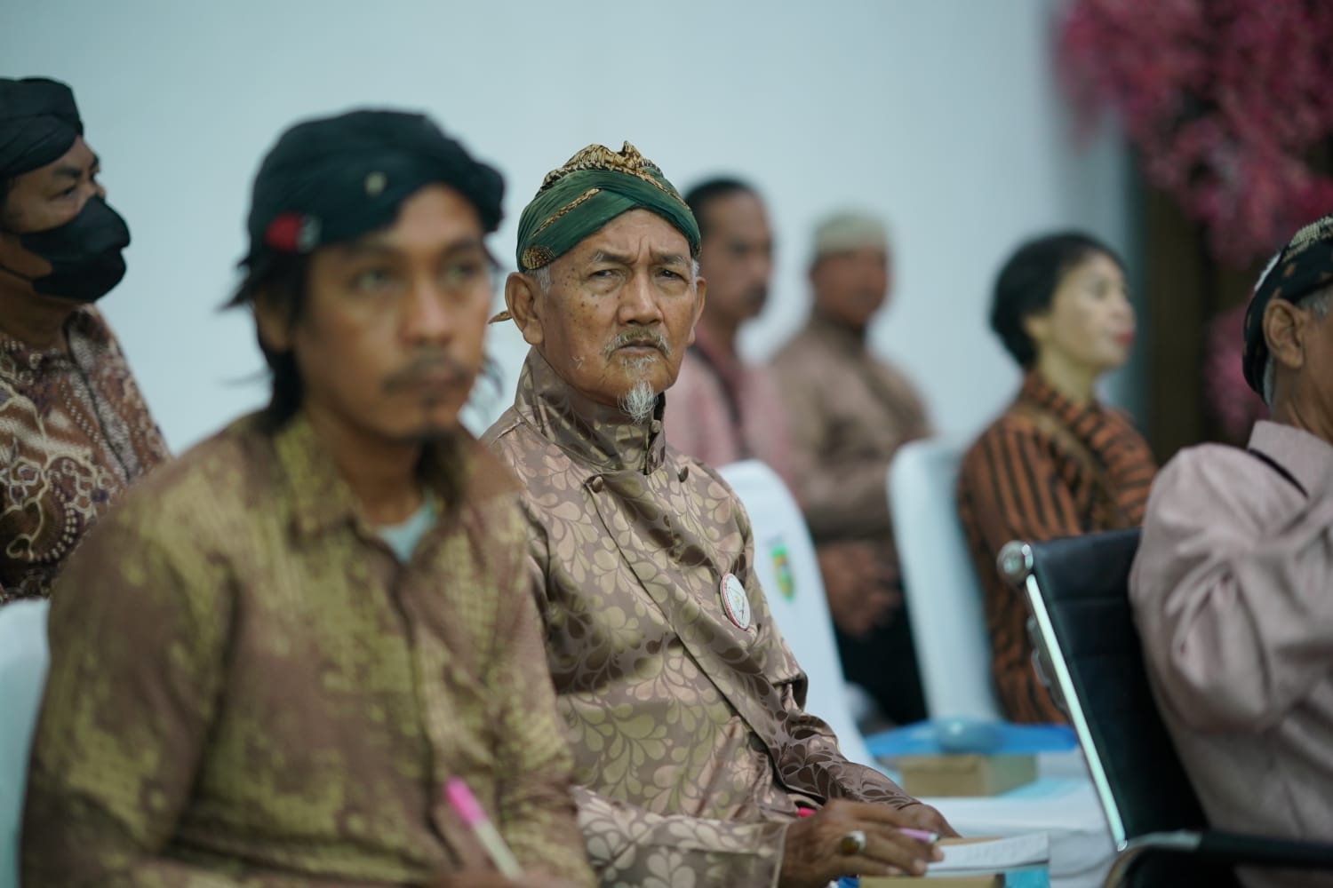 Foto 6 dari 10: Dibuka Wali Kota Maidi, Sarasehan Penghayat Kepercayaan Diharap Jadi Sarana Sosialisasi Jelang Pemilu
