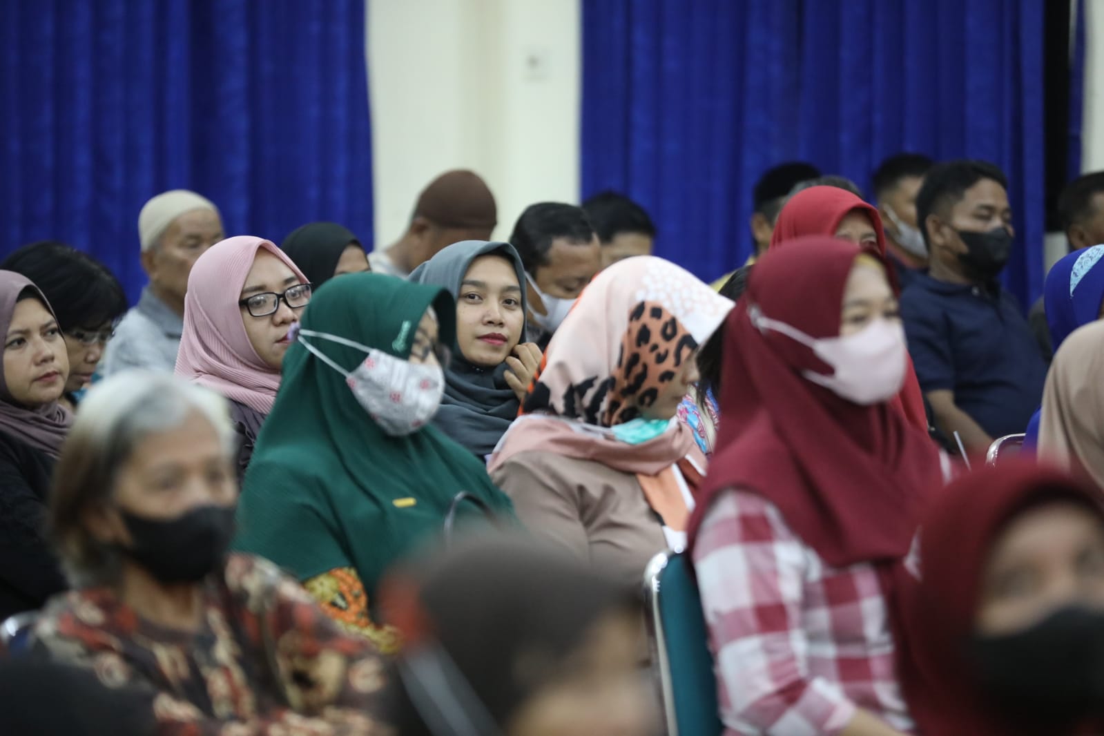 Foto 8 dari 10: Hadiri Pertemuan Kota Kita, Wali Kota Ingatkan Peran Perempuan Dalam Pembangunan