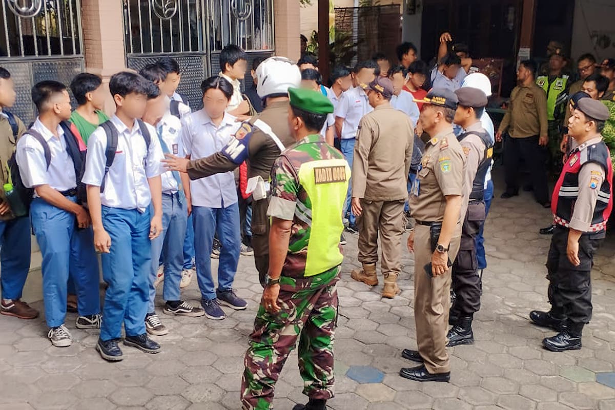Foto utama berita: Razia Gabungan, Petugas Dapati 20 Pelajar Bolos Sekolah