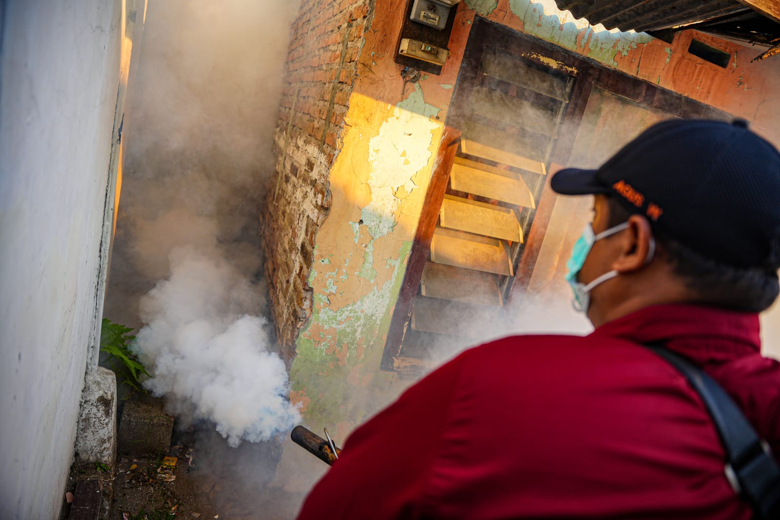 Foto 3 dari 9: Ada 114 Kasus Demam Berdarah Januari-Juli, Petugas Sudah Lakukan Fogging di 42 Lokasi