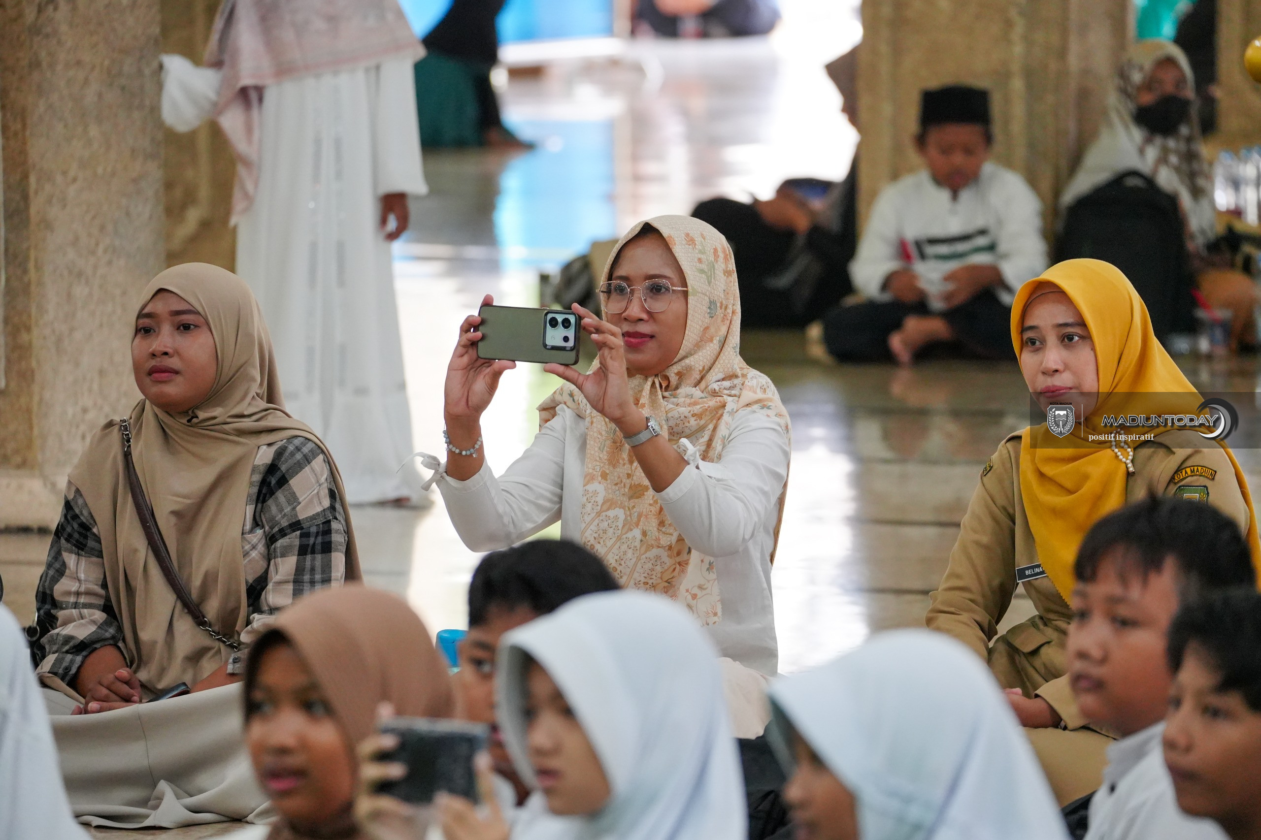 Foto 18 dari 18: Tiga Siswa Satu Tim, Adu Hafalan hingga Pemahaman Al-Quran di Final MSQ Kota Madiun