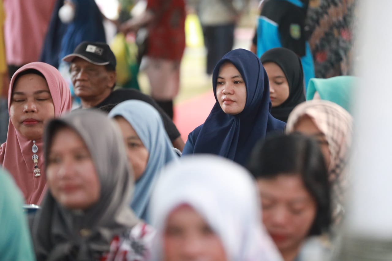 Foto 6 dari 13: Buka Bazar Ramadan Kecamatan Manguharjo, Wali Kota: Ramadan Semua Harus Bahagia