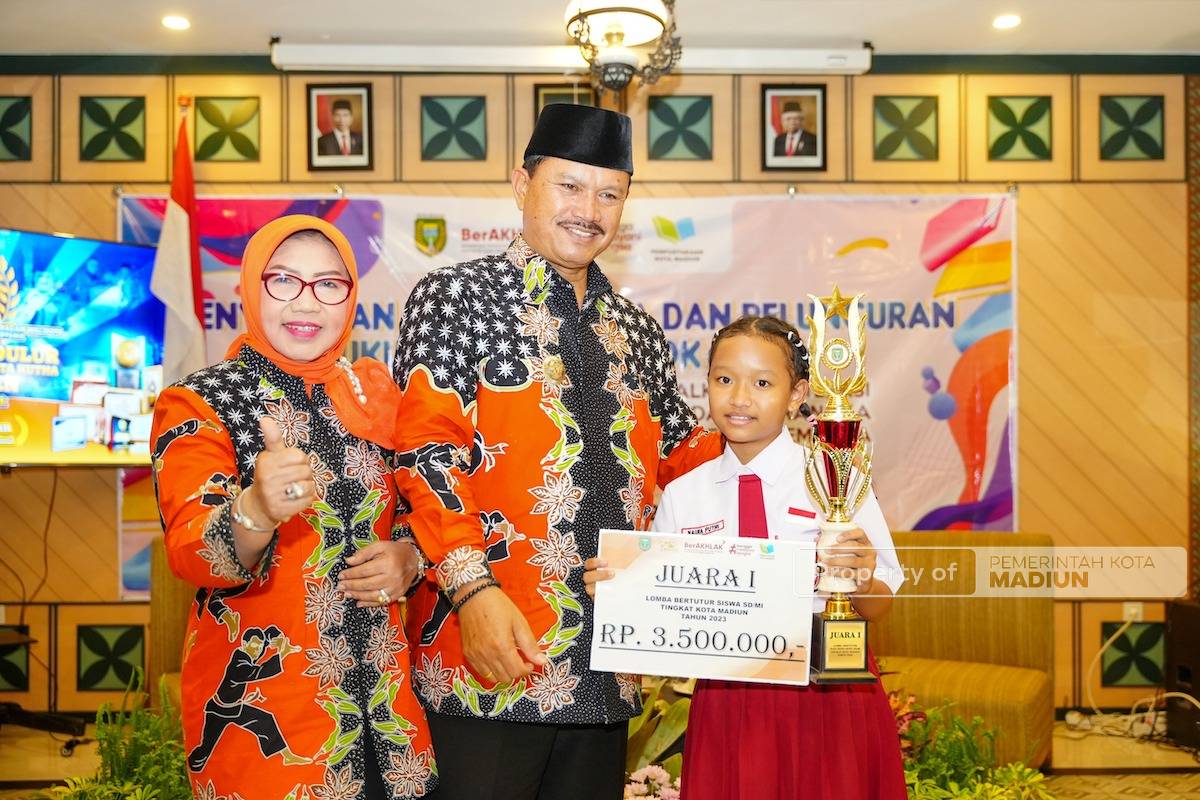 Foto 6 dari 9: Peringati Hari Kunjungan Perpustakaan, Wali Kota Wali Kota Pesan Budayakan Gemar Membaca