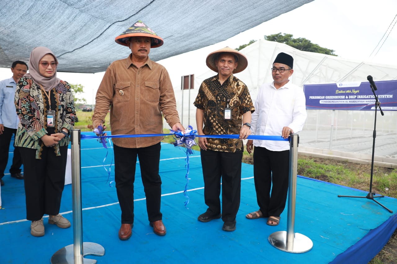 Resmikan Greenhouse & Drip Irrigation System Ponpes Al Mardliyyah Madiun, Wali Kota Maidi Harap Bermanfaat