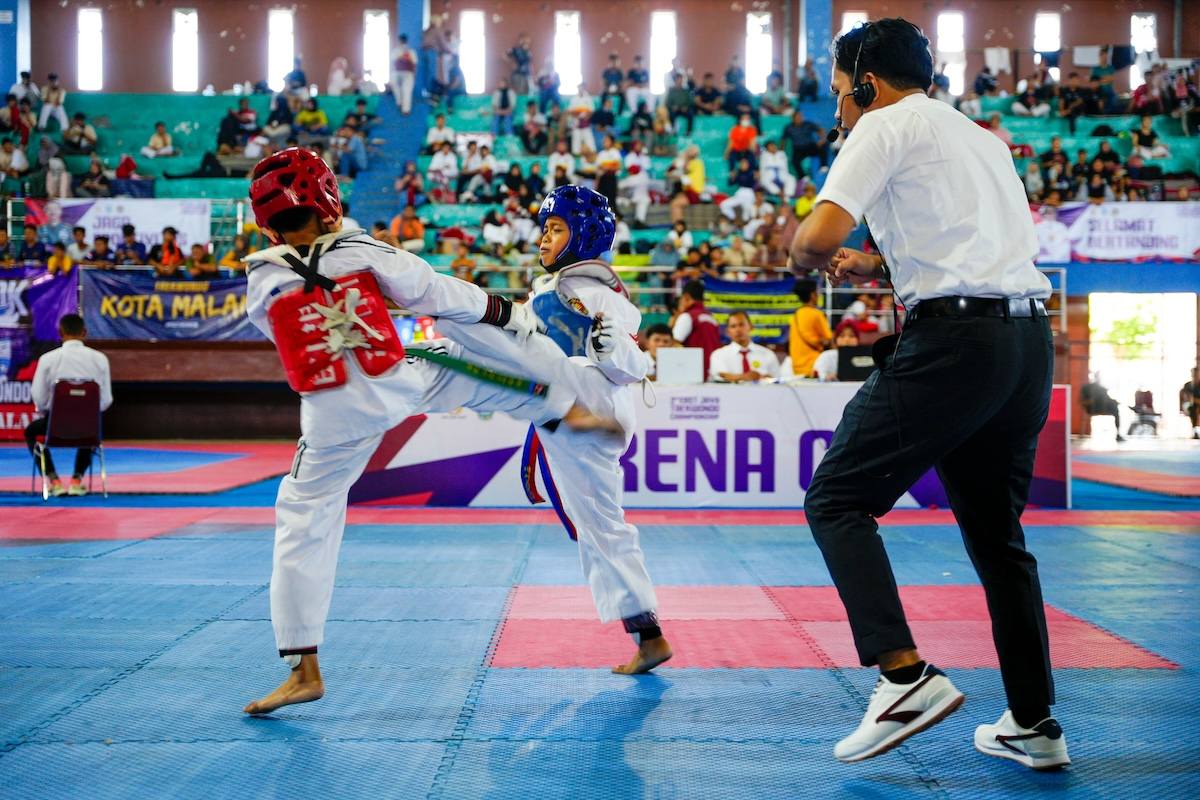 Foto 6 dari 9: Adu Teknik dan Skill Atlet Taekwondo di Kota Pendekar