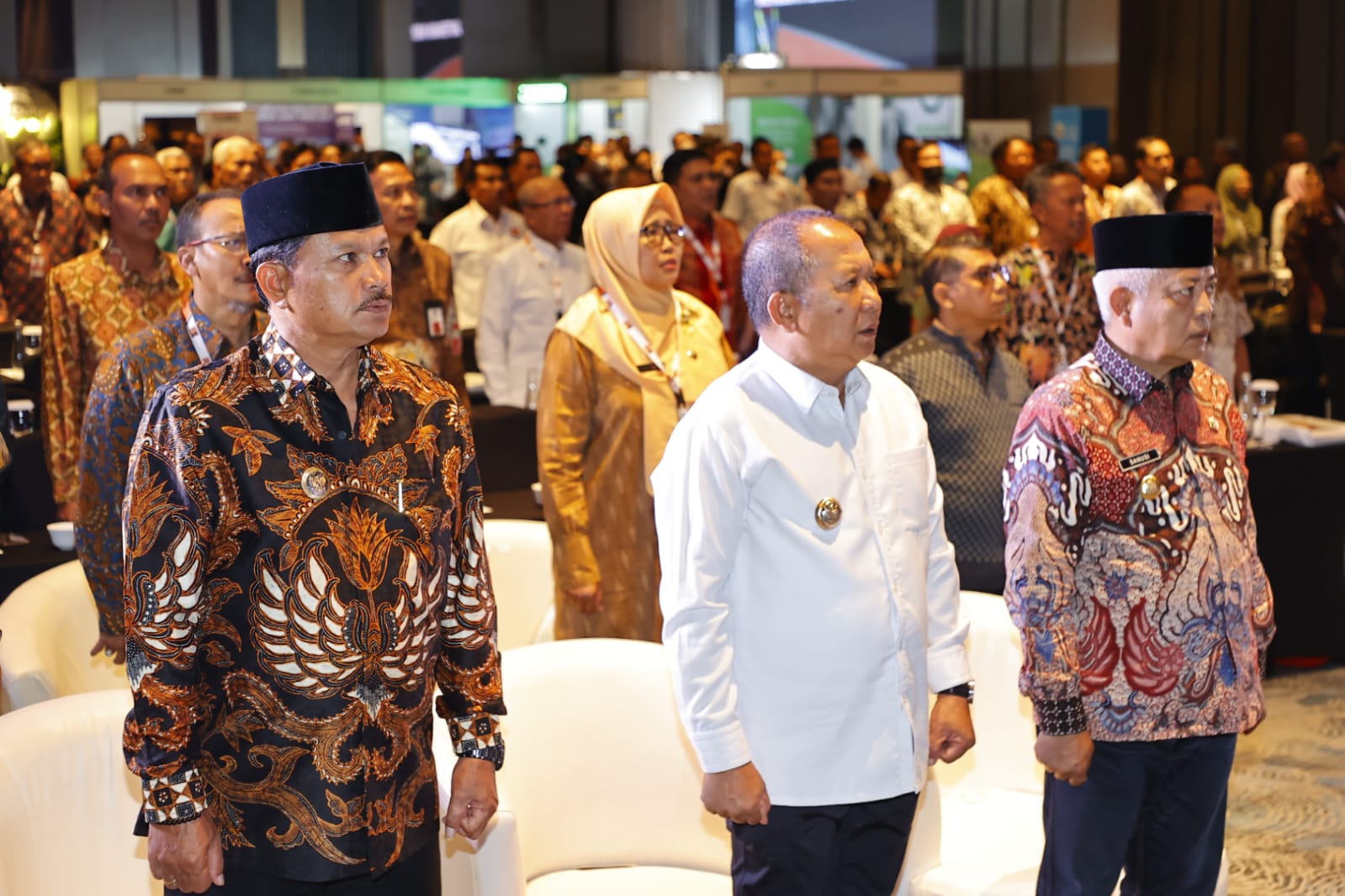 Foto 2 dari 6: Dinilai Sukses Gerakkan Pembangunan Daerah, Wali Kota Raih Penghargaan Tokoh Inovator Keinsinyuran Dari PII Jatim