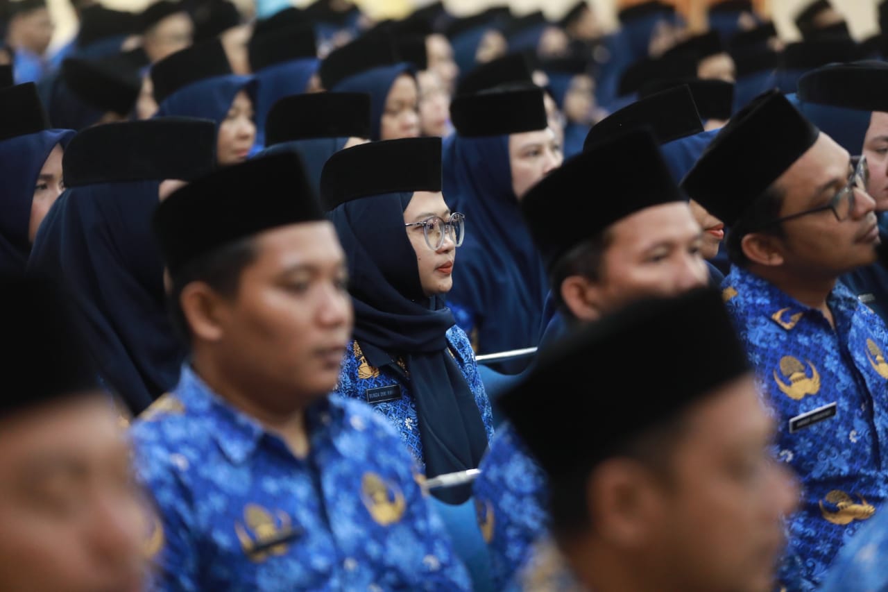 Foto 13 dari 16: Pengambilan Sumpah Jabatan dan Pelantikan PPPK, Wali Kota Dr. Maidi: Apa yang Diucapkan Harus Dijalankan