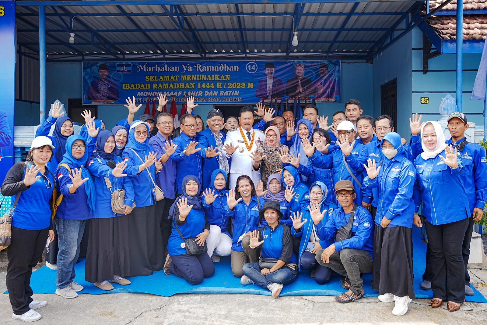 Foto 8 dari 10: Peringati 4 Tahun MaDa, Wali Kota Hadiri Pagelaran Reog di DPC Demokrat