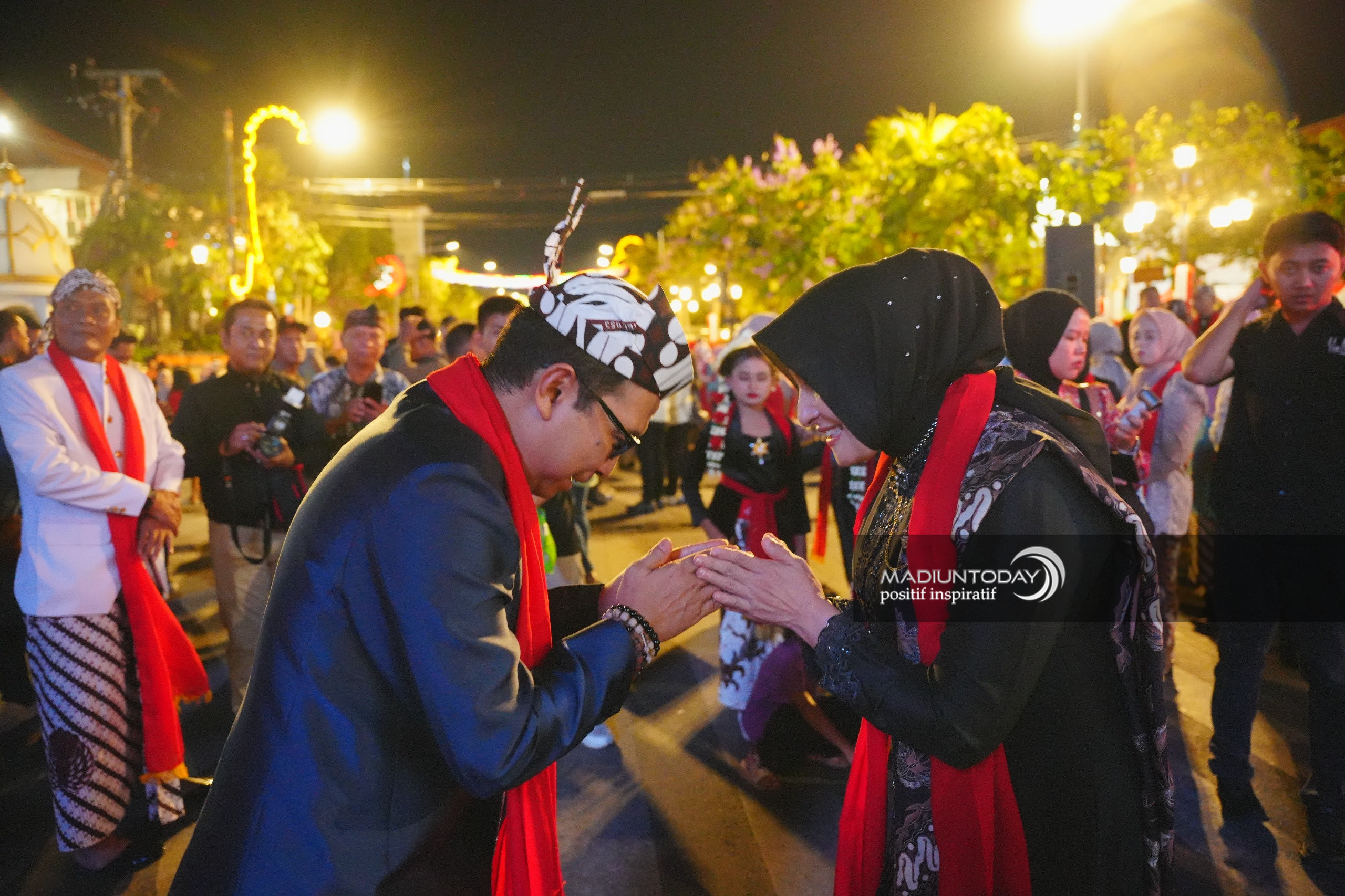 Foto 3 dari 11: Madiun Menari Pukau Wawali Pekalongan: Madiun Luar Biasa!